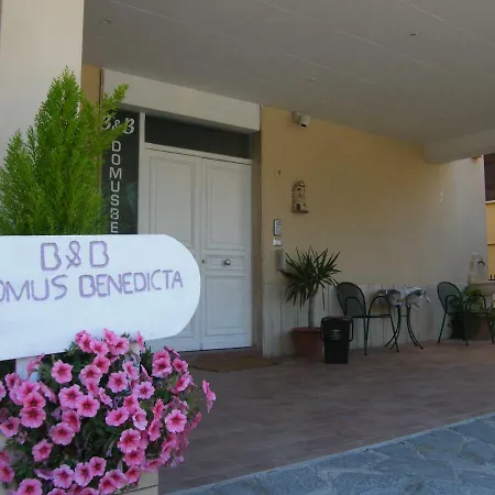 Domus Benedicta B&B 아시시