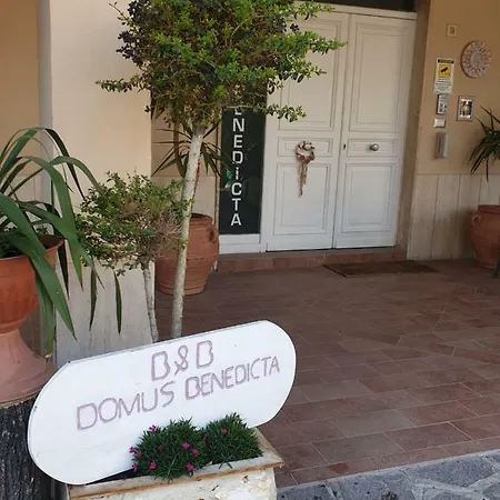 Bed & Breakfast Domus Benedicta 2*